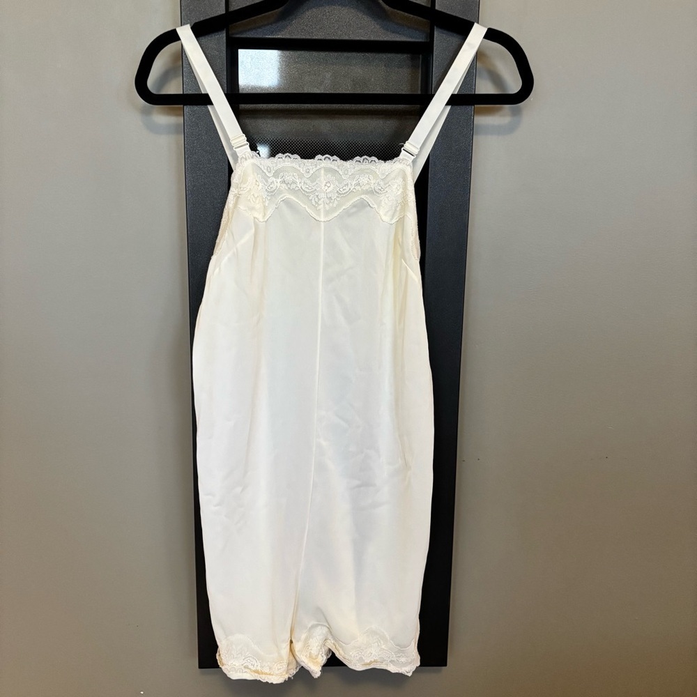 Beeline Vintage Sleeveless Shorts Slip Undergarment - size 34​​